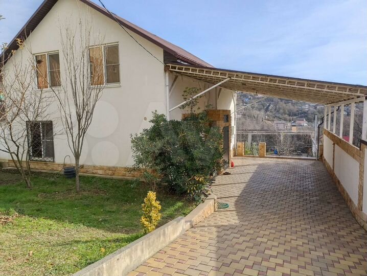 Дом 190 м² на участке 5 сот.