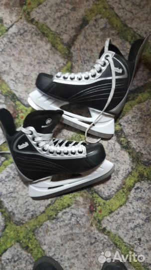 Коньки хоккейные