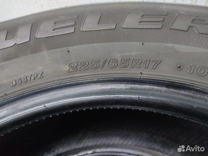 Bridgestone Dueler H/T D687 225/65 R17