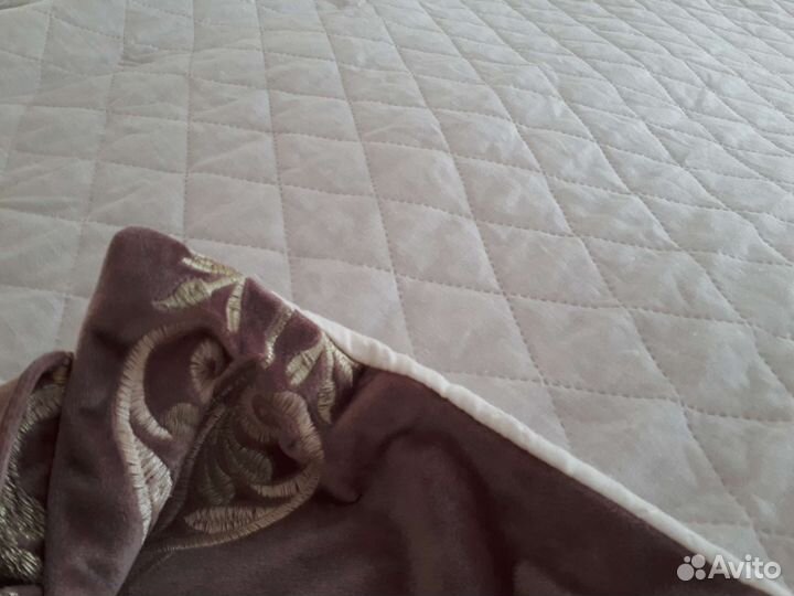 Покрывало на кровать 160 на 200 с вышивкой