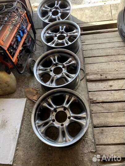 Литые r18 на toyota land Cruzer 100