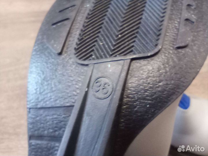 Лыжные ботинки 36