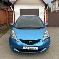 Honda Fit 1.3 CVT, 2010, 183 300 км, с пробегом, цена 815 000 руб.