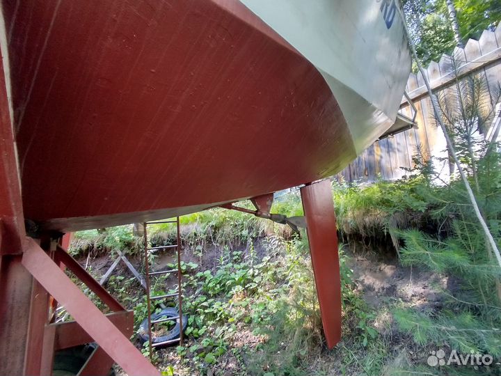 Парусно-моторная прогулочная яхта 9.5 м стальная