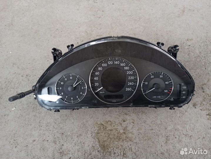 Щиток приборов Mercedes W211 дизель