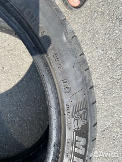 Michelin Pilot Sport 4 245/40 R18 и 265/35 R18 97Y