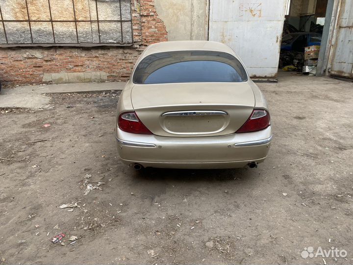 В полном разборе Jaguar S-Type 4.2 AT