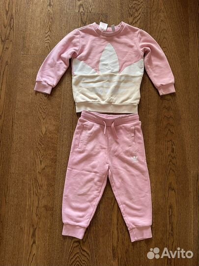 Спортивный костюм adidas