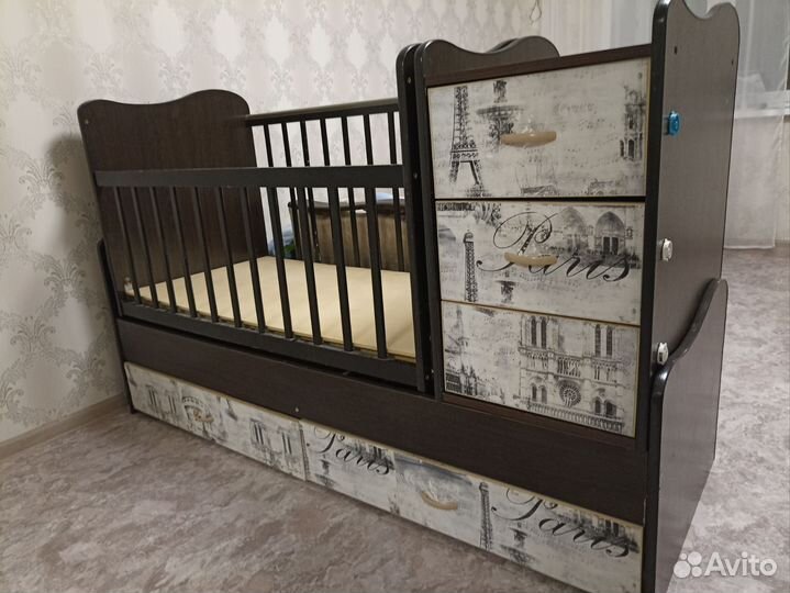 Детская кроватка