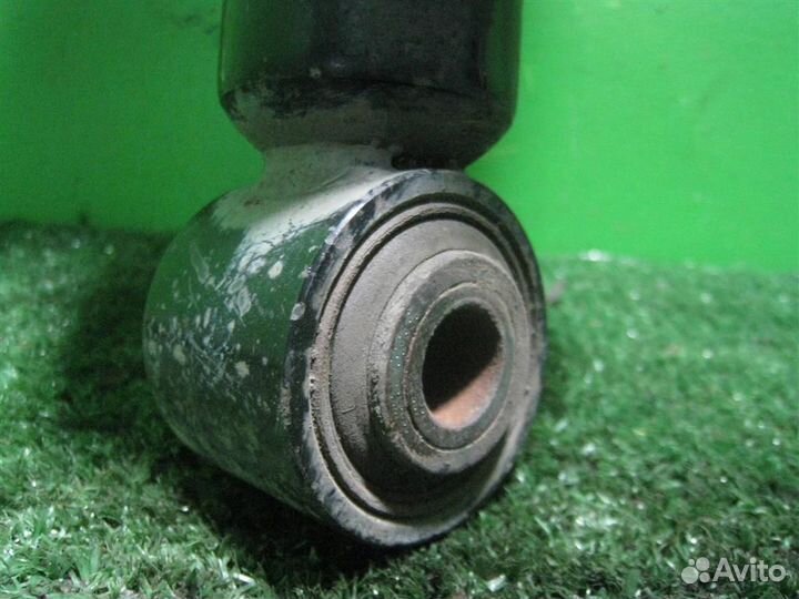 Стойка амортизатора задняя правая Honda FR-V (BE1