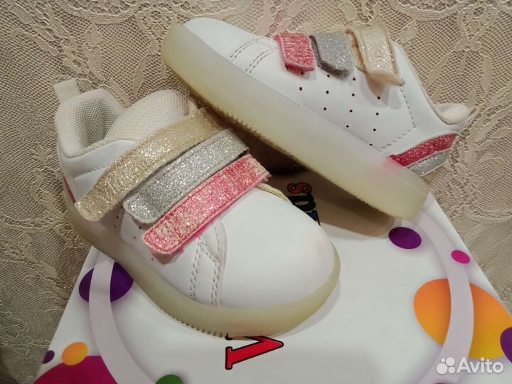 Кроссовки для девочки размер 22, Vicco бу