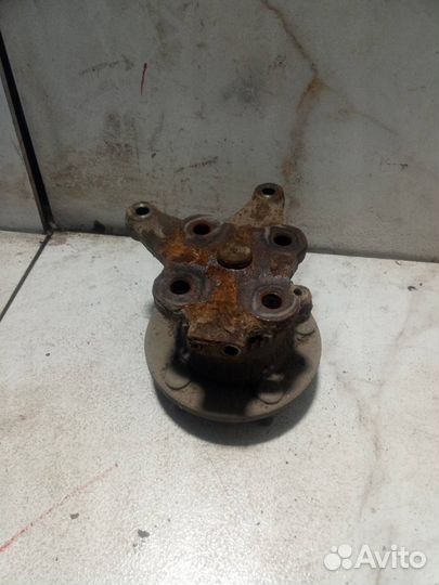 Кулак задний левый Mazda 6 GG 2005 mazda