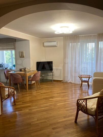 4-к. квартира, 80 м², 4/9 эт.