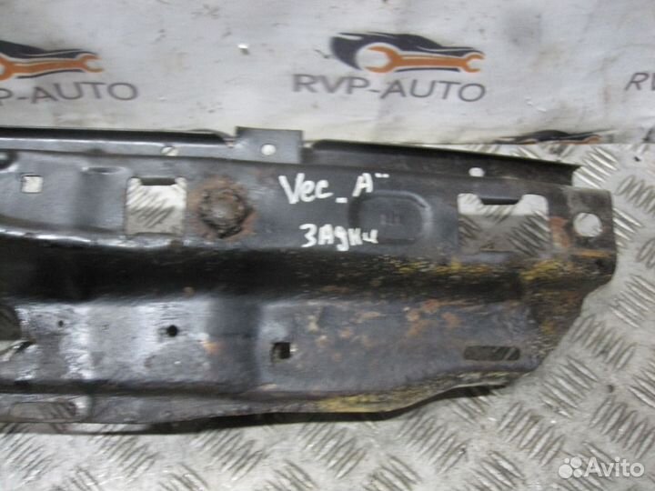 Усилитель заднего бампера Opel Vectra A 1988-1992