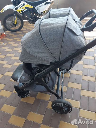 Коляска для погодок
