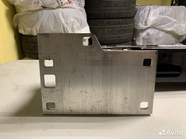 Усилитель бампера Land Rover