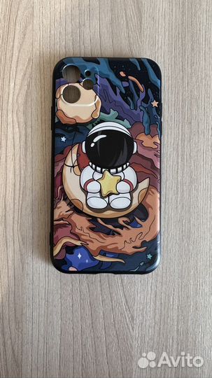 Чехлы на iPhone 11