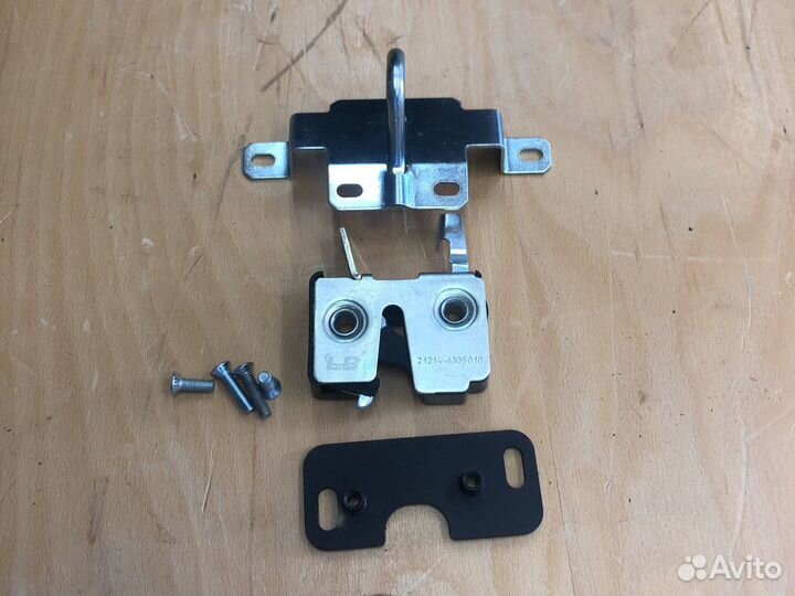 Бесшумный замок багажника Лада Нива