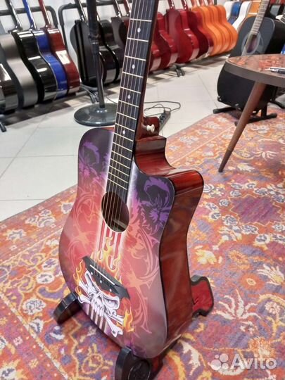 Гитара с принтом