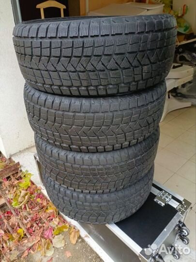 Tourador Winter Pro TSS1 255/45 R20 105T