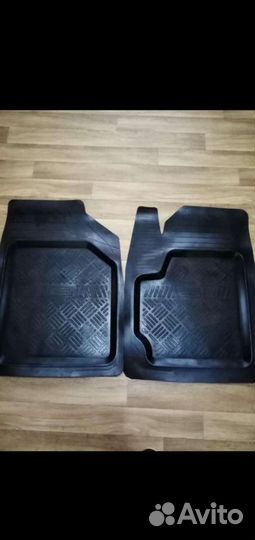 2 резиновых коврика