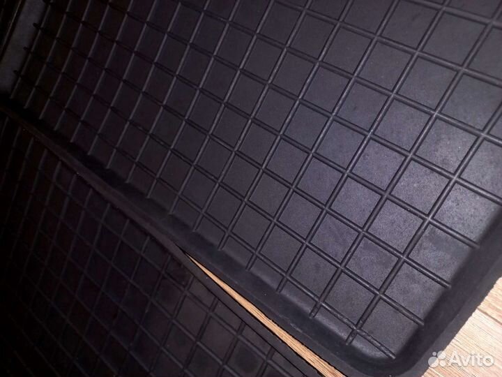 Автомобильные резиновые коврики