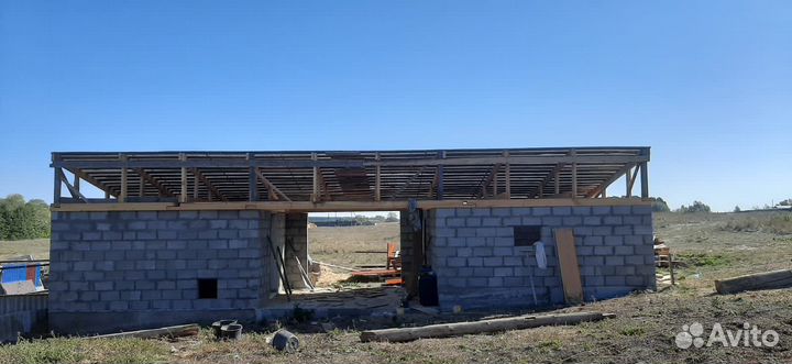 Бригада строителей