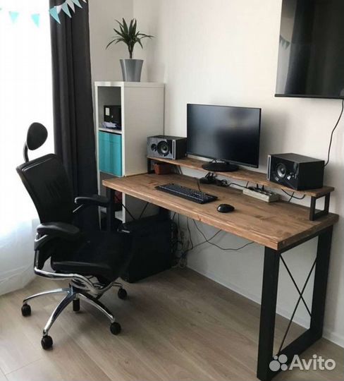 Компьютерный стол лофт и полки