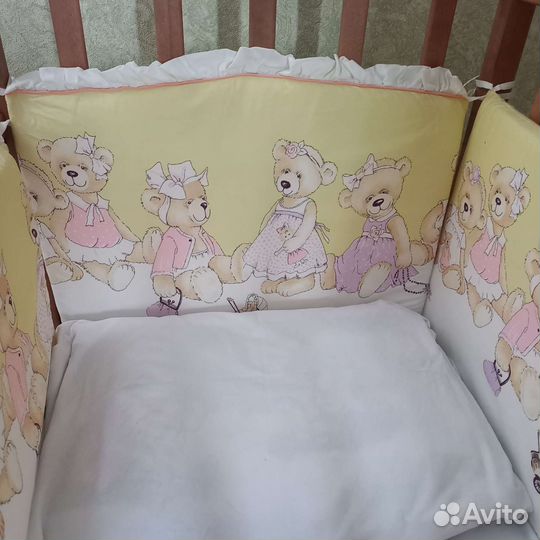 Детская кроватка с маятником и ящиком