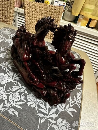 Скульптура Кони