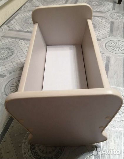 Детская кроватка для кукол