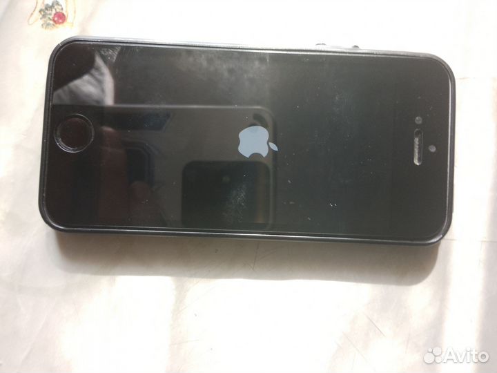 Продам айфон se