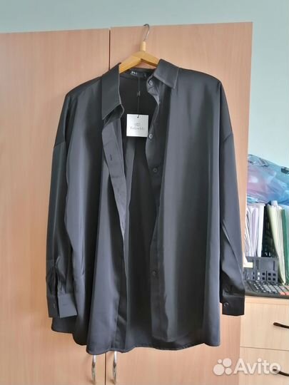 Шелкая блуза чёрного цвета оверсайз. Размер М