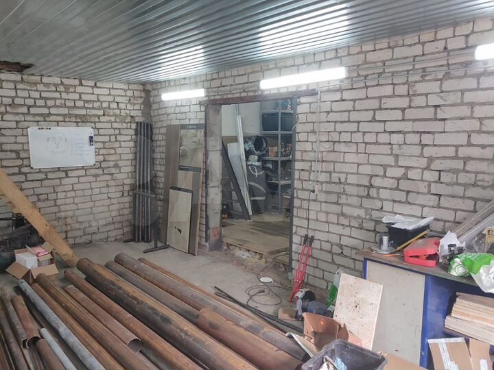 Гараж, > 30 м²