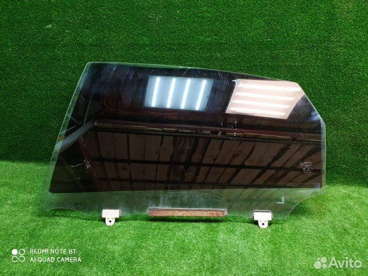 Стекло двери заднее левое Nissan Teana