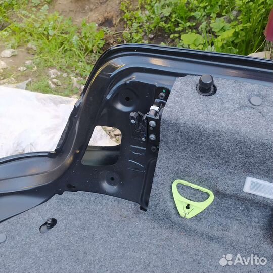 Bmw e93 lci крышка багажника кабриолет