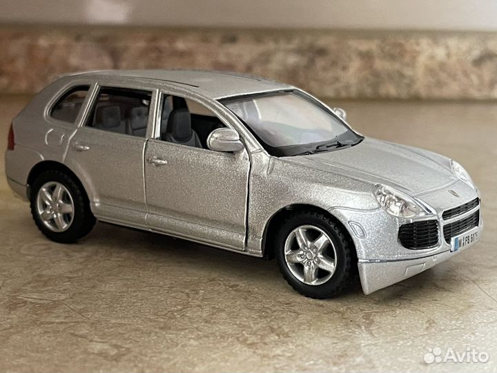 Модель автомобиля Porsche Cayenne Turbo