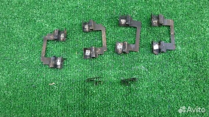 Скоба суппорта передняя Toyota Voltz ZZE137 2ZZ-GE