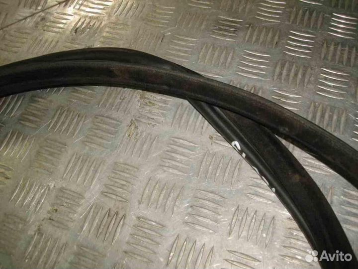 Уплотнитель Land Range Rover Sport