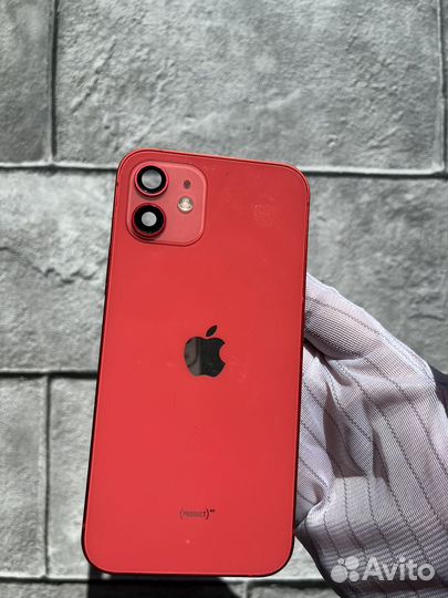 Корпус iPhone 12 красный