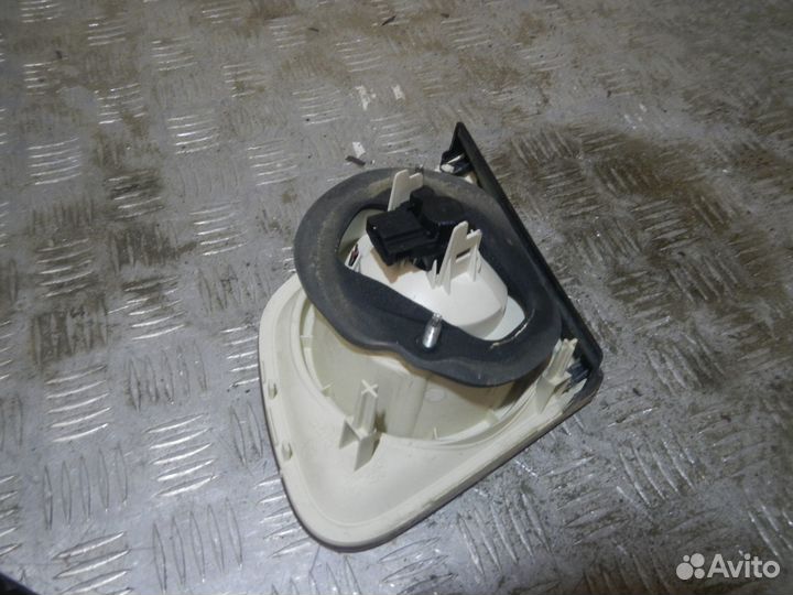 Фонарь задний внутренний левый, Volkswagen (Фолькс