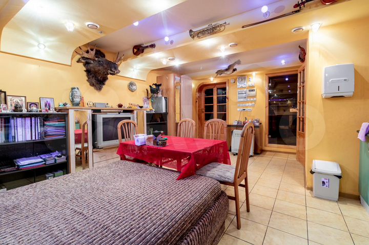 Гараж, > 30 м²