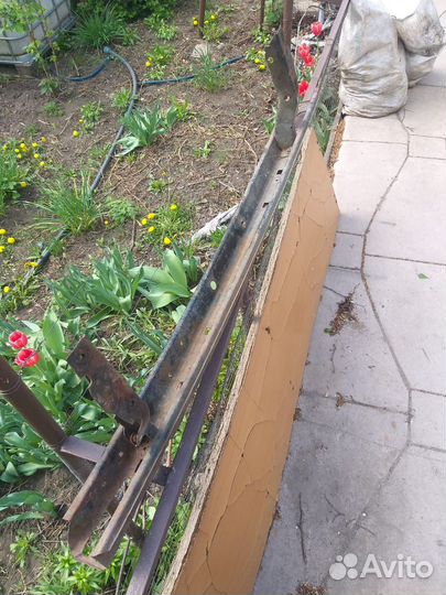 Усилитель переднего бампера VW golf 2