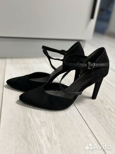 Marco Tozzi Туфли черные замшевые с ремешками