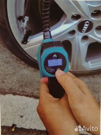 Компрессор акумуляторный автомобильный