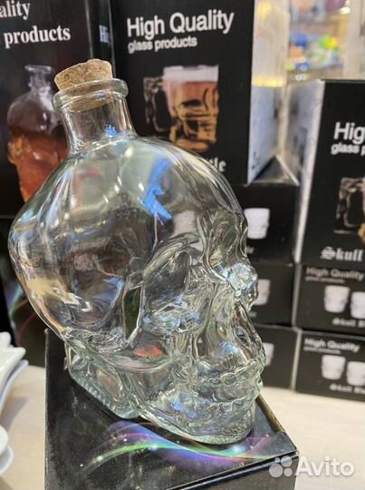 Графин в виде черепа