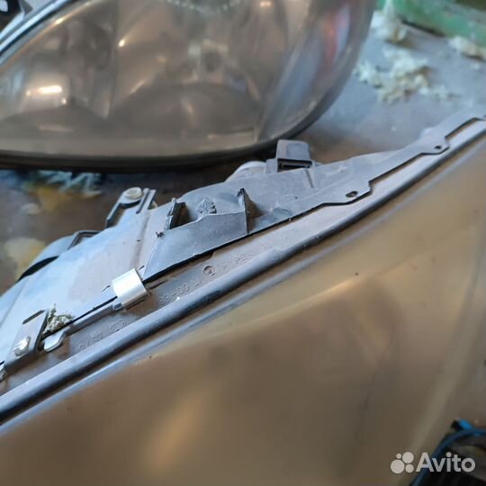 Фары передние mercedes benz Vito 639
