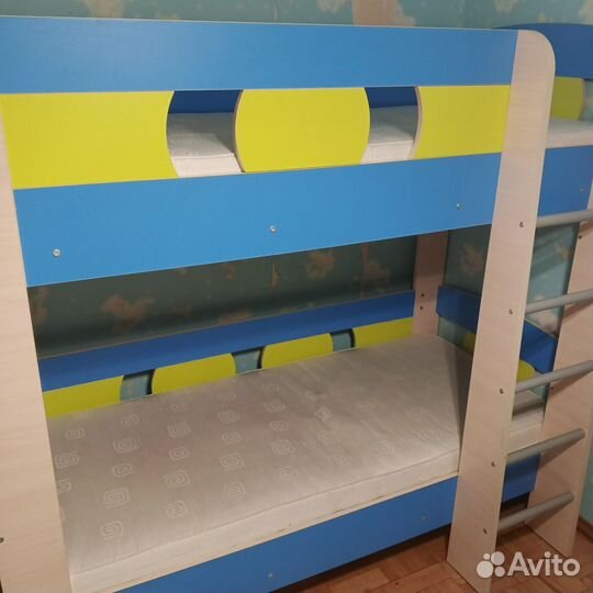 Двухярусная кровать бу