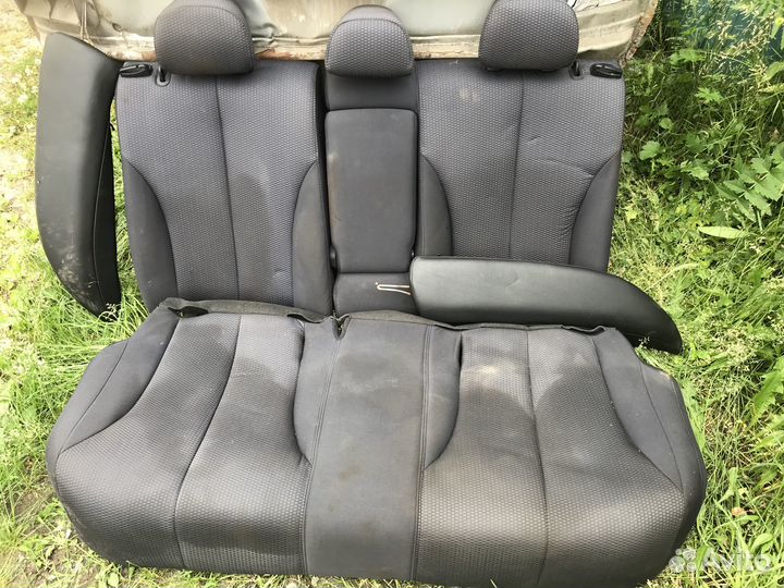 Заднее сиденье Nissan Tiida 1