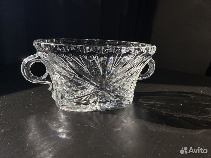 Хрустальная конфетница